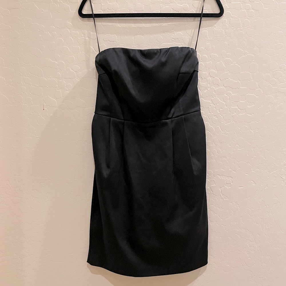 Express strapless cocktail dress with pockets